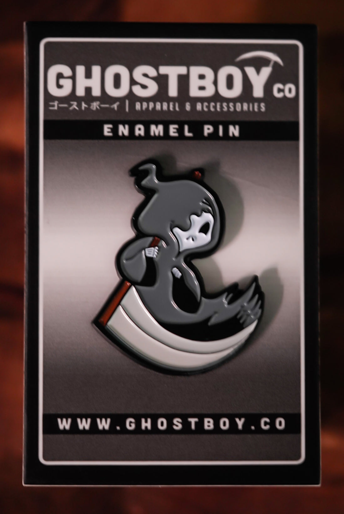 "Floating" Enamel Pin